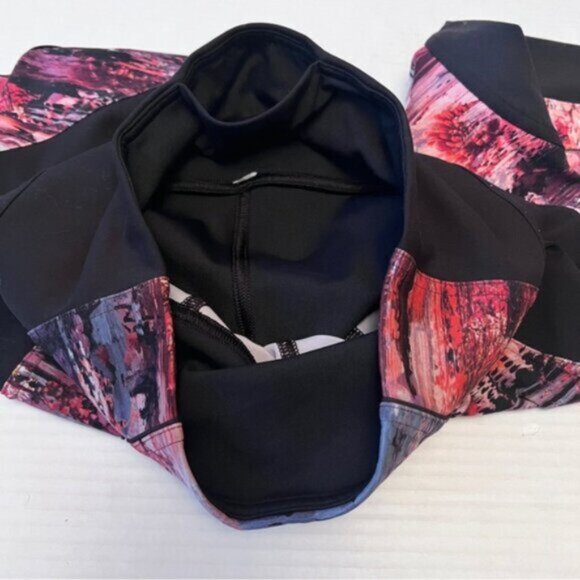 Lululemon   * Sweat & Repeat Tight *28" Black / Dahlia scape Multi EUC  6 - Picture 9 of 16